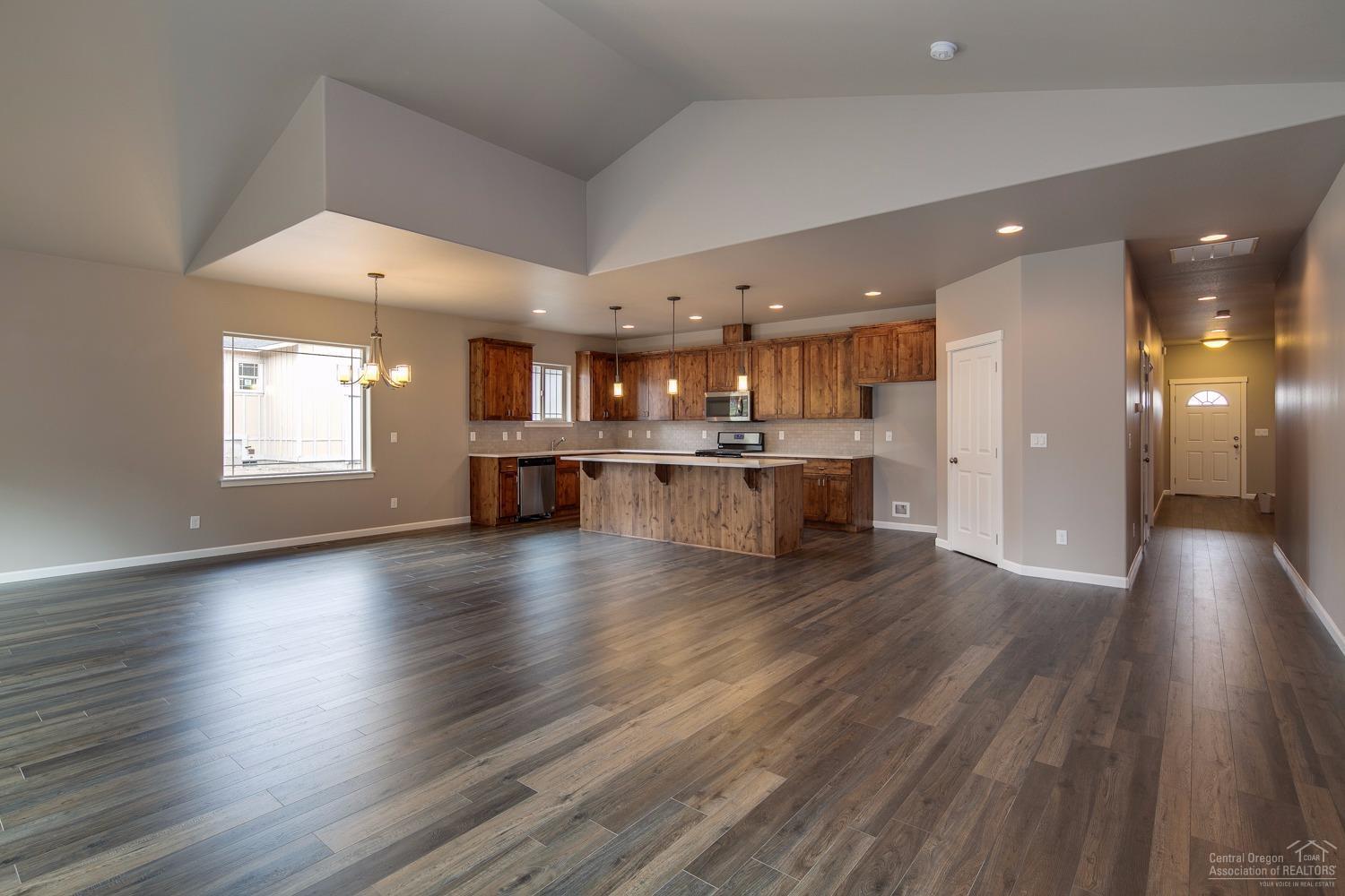 Kian Canyon - Residential