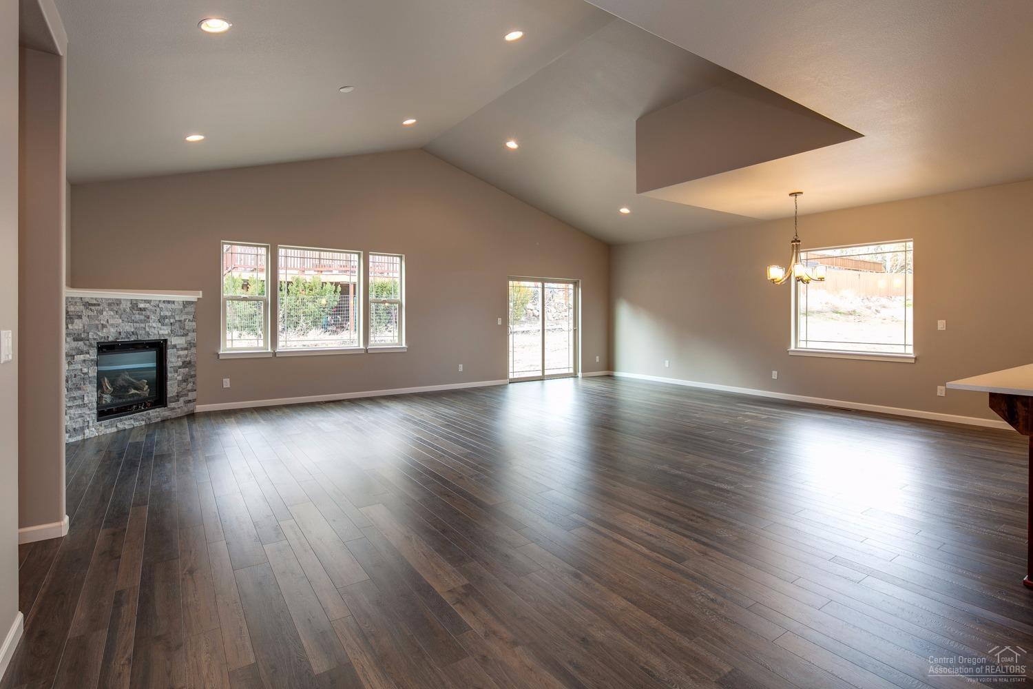 Kian Canyon - Residential