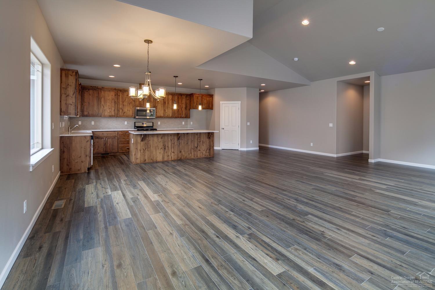 Kian Canyon - Residential