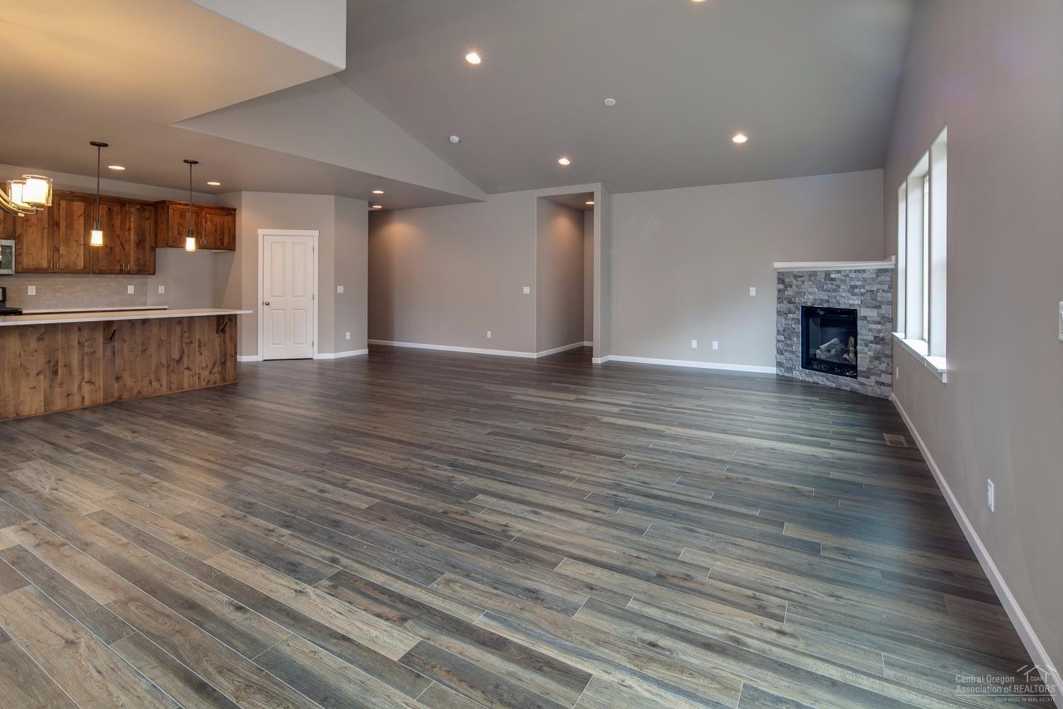 Kian Canyon - Residential