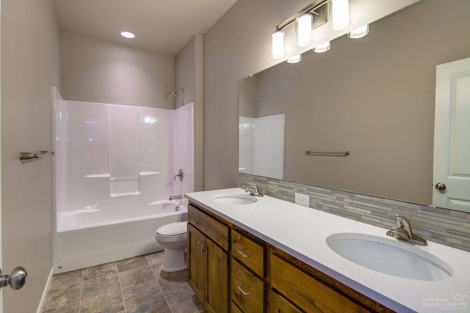 Kian Canyon - Residential