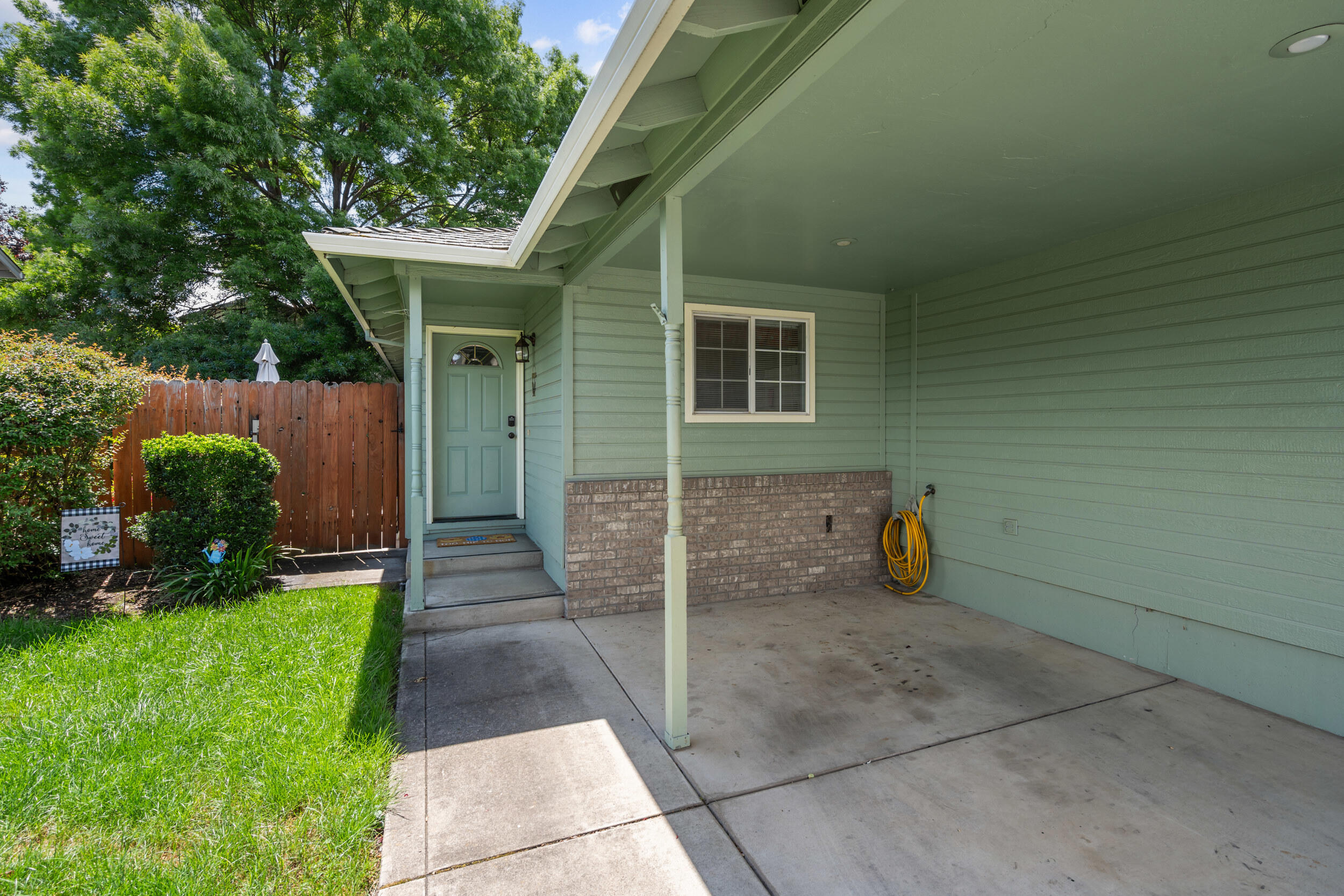 1546 Skyhawk Ridge