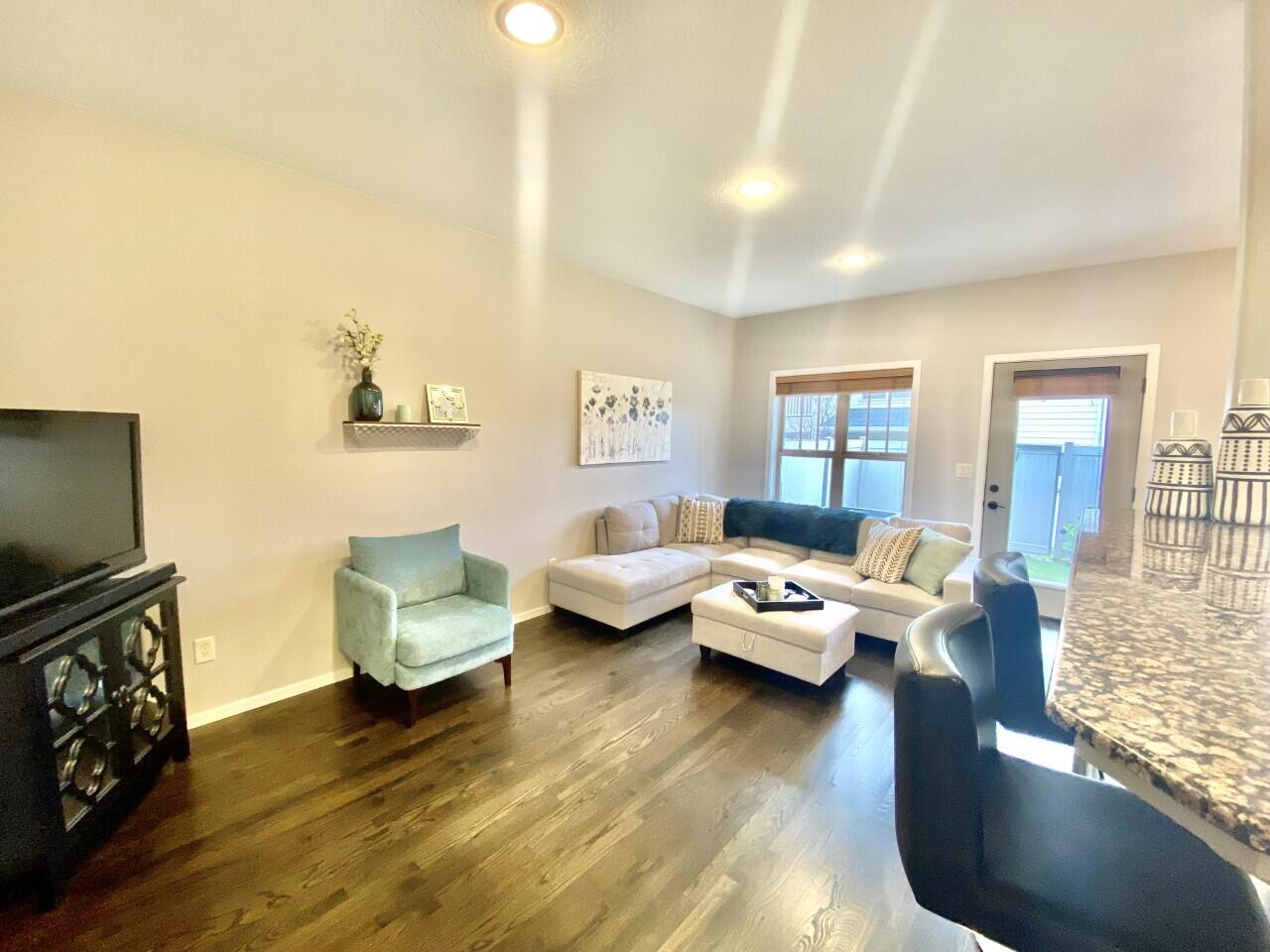 Alderwood Townhomes - Residential