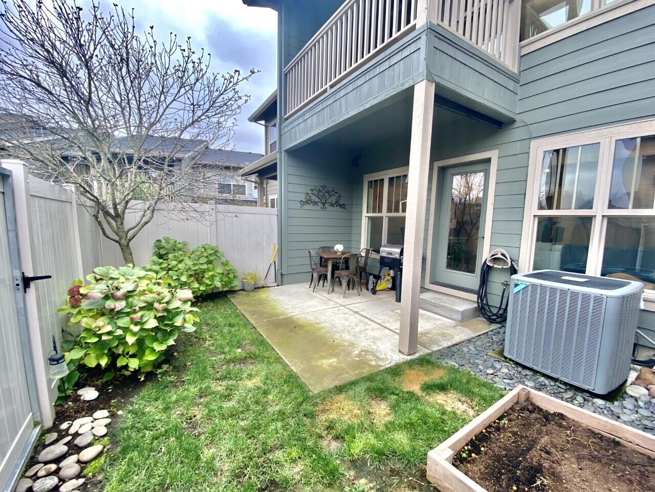 Alderwood Townhomes - Residential