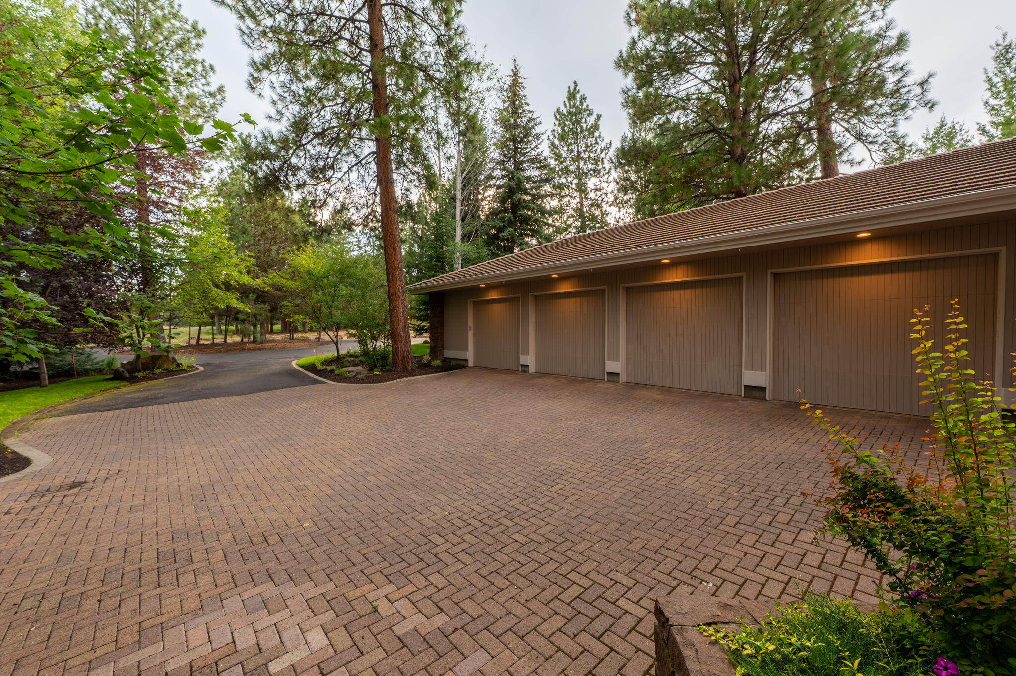 Broken Top - Residential