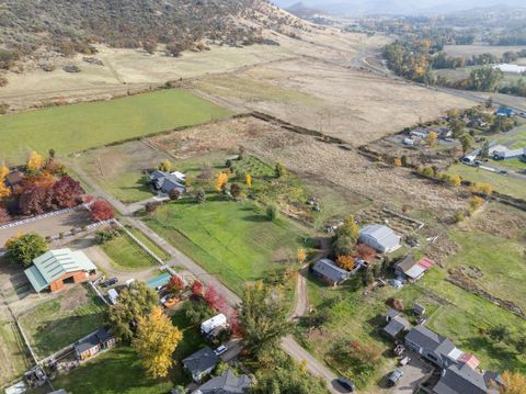 Tiny photo for 288 Maywood Way, Ashland, OR 97520 (MLS # 220211710)