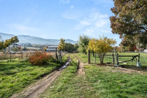 Tiny photo for 288 Maywood Way, Ashland, OR 97520 (MLS # 220211710)