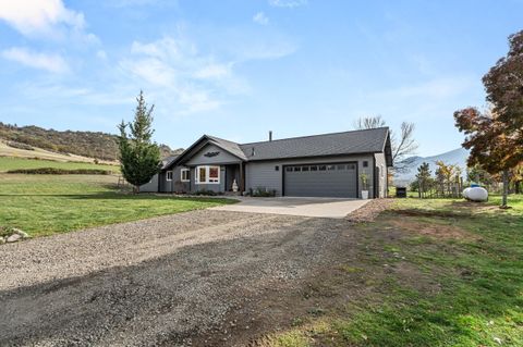 Tiny photo for 288 Maywood Way, Ashland, OR 97520 (MLS # 220211710)