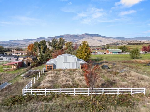 Tiny photo for 288 Maywood Way, Ashland, OR 97520 (MLS # 220211710)