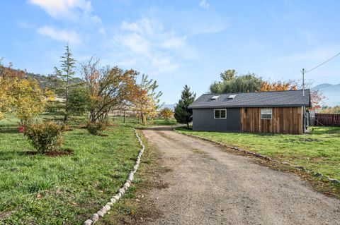 Tiny photo for 288 Maywood Way, Ashland, OR 97520 (MLS # 220211710)