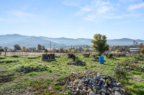 Tiny photo for 288 Maywood Way, Ashland, OR 97520 (MLS # 220211710)