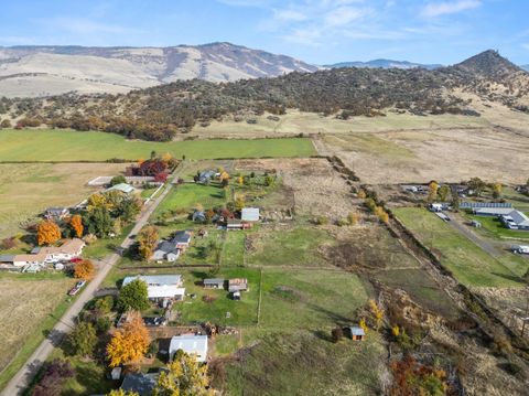 Tiny photo for 288 Maywood Way, Ashland, OR 97520 (MLS # 220211710)