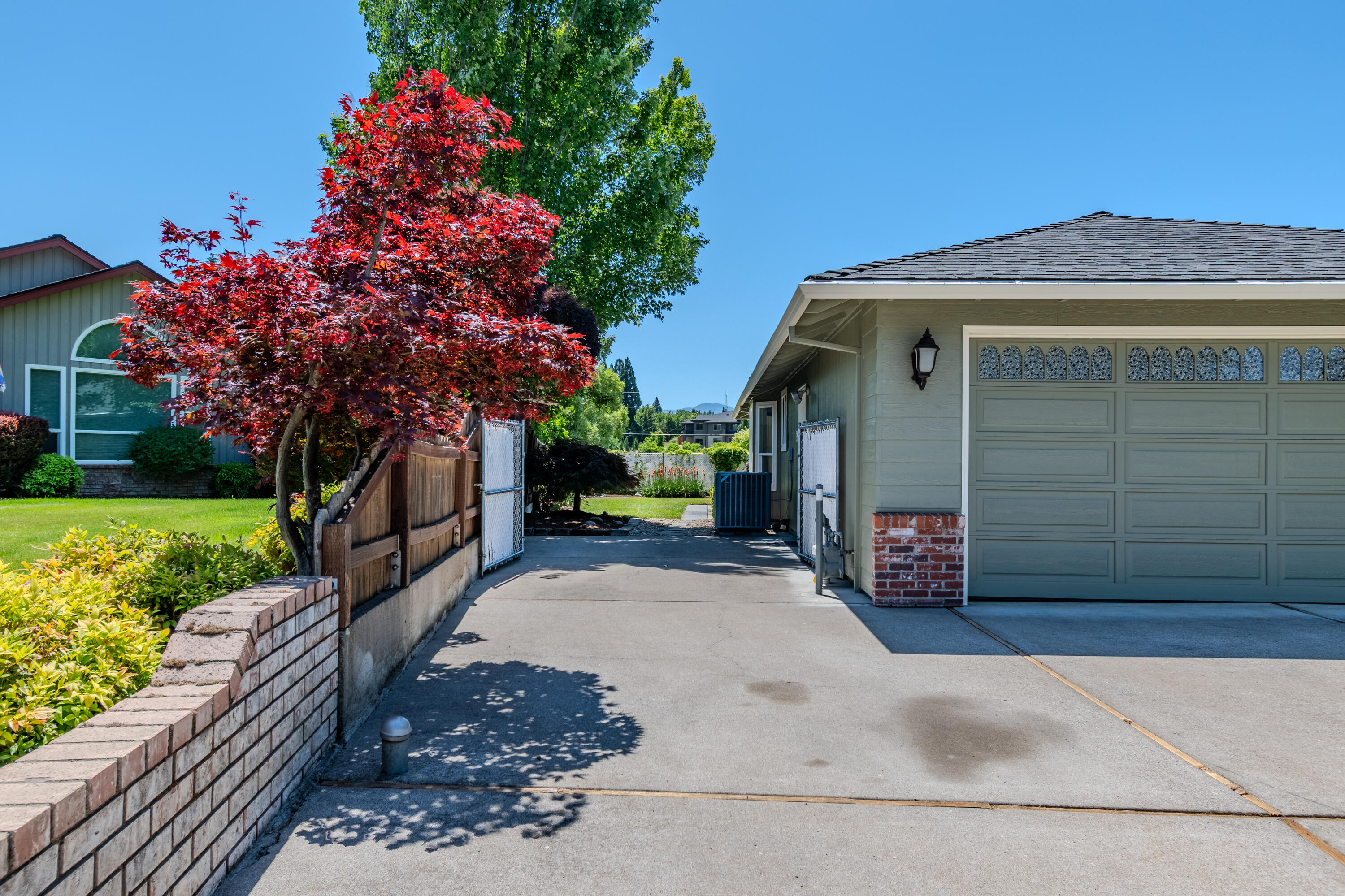 2562 Ashwood Court