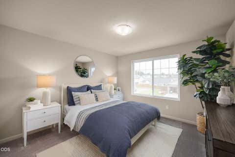 Tiny photo for 20687 Town Dr DR, Bend, OR 97701 (MLS # 220224469)