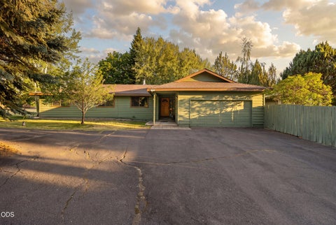 Photo of 22010 Stormy Lane, Bend, OR 97701 (MLS # 220224832)