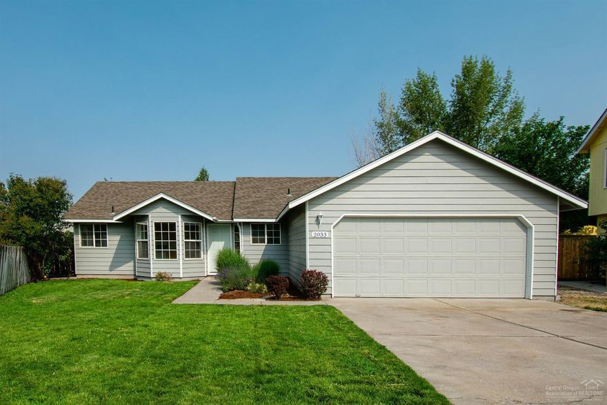 Super cute home on a cul-de-sac. Great opportunity to own in SW Redmond. Easy access to shopping and hwy 97. New paint inside and out, new carpet, new kitchen countertops. The large fenced back yard is just waiting for your inspiration and personal touches. Don't wait too long to see this one!