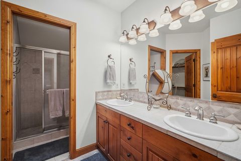 Tiny photo for 57414 Sun Eagle Lane #4, Sunriver, OR 97707 (MLS # 220217005)