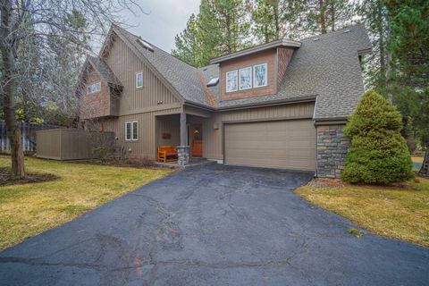 Photo of 57414 Sun Eagle Lane #4, Sunriver, OR 97707 (MLS # 220217005)