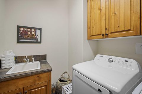 Tiny photo for 57414 Sun Eagle Lane #4, Sunriver, OR 97707 (MLS # 220217005)