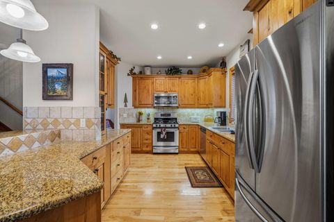 Tiny photo for 57414 Sun Eagle Lane #4, Sunriver, OR 97707 (MLS # 220217005)