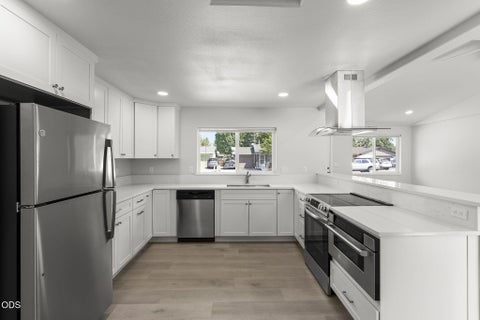 Tiny photo for 3118 SW Quartz Avenue, Redmond, OR 97756 (MLS # 220227127)