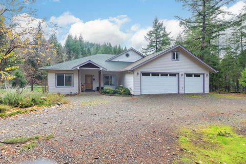 Photo of 36793 Redwood Highway, Cave Junction, OR 97523 (MLS # 220212167)