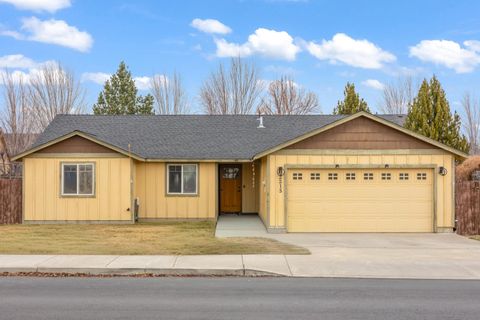 Tiny photo for 2215 SW Stonehedge Court, Redmond, OR 97756 (MLS # 220215558)