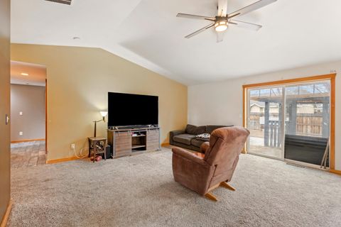 Tiny photo for 2215 SW Stonehedge Court, Redmond, OR 97756 (MLS # 220215558)