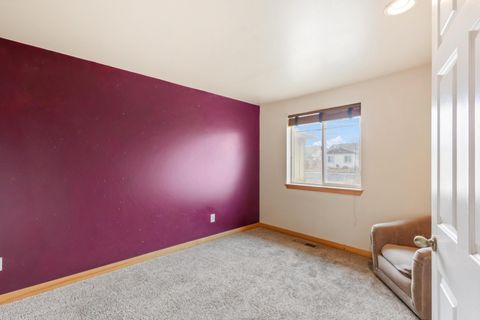 Tiny photo for 2215 SW Stonehedge Court, Redmond, OR 97756 (MLS # 220215558)