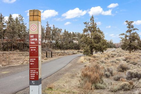 Tiny photo for 2215 SW Stonehedge Court, Redmond, OR 97756 (MLS # 220215558)