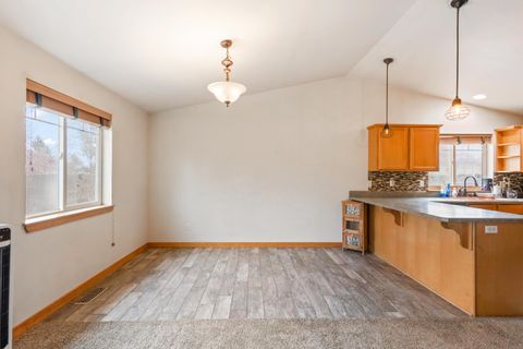 Tiny photo for 2215 SW Stonehedge Court, Redmond, OR 97756 (MLS # 220215558)