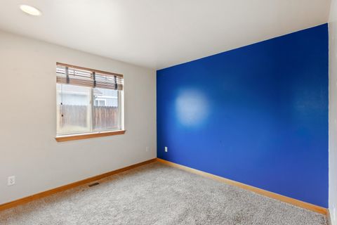 Tiny photo for 2215 SW Stonehedge Court, Redmond, OR 97756 (MLS # 220215558)