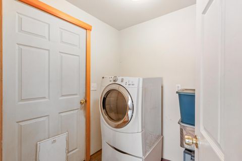 Tiny photo for 2215 SW Stonehedge Court, Redmond, OR 97756 (MLS # 220215558)