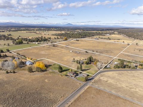 Tiny photo for 19190 Pinehurst Road, Bend, OR 97703 (MLS # 220215210)