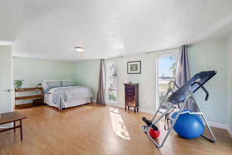 Tiny photo for 19190 Pinehurst Road, Bend, OR 97703 (MLS # 220215210)