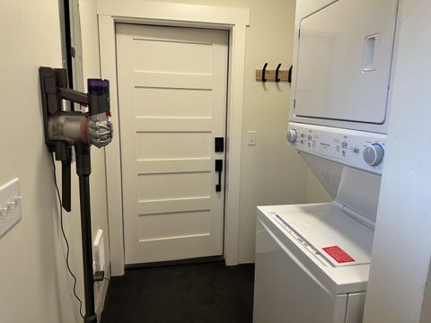 Tiny photo for 852 NW Columbia Street, Bend, OR 97703 (MLS # 220215640)