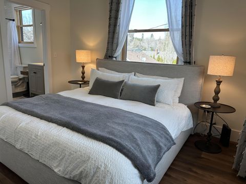 Tiny photo for 852 NW Columbia Street, Bend, OR 97703 (MLS # 220215640)