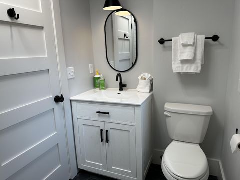 Tiny photo for 852 NW Columbia Street, Bend, OR 97703 (MLS # 220215640)