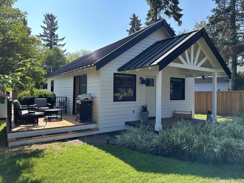 Tiny photo for 852 NW Columbia Street, Bend, OR 97703 (MLS # 220215640)