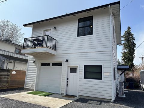 Tiny photo for 852 NW Columbia Street, Bend, OR 97703 (MLS # 220215640)