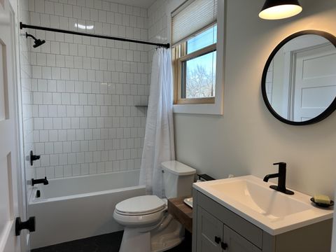 Tiny photo for 852 NW Columbia Street, Bend, OR 97703 (MLS # 220215640)