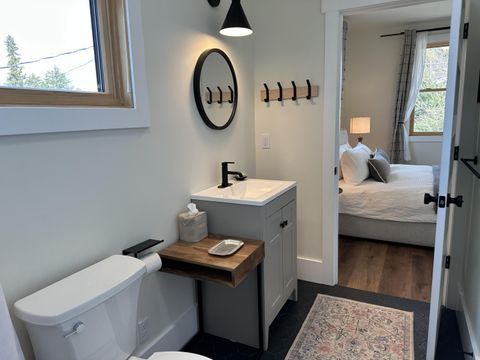 Tiny photo for 852 NW Columbia Street, Bend, OR 97703 (MLS # 220215640)