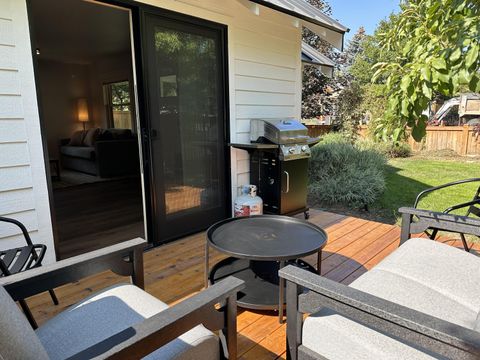 Tiny photo for 852 NW Columbia Street, Bend, OR 97703 (MLS # 220215640)