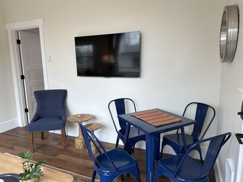 Tiny photo for 852 NW Columbia Street, Bend, OR 97703 (MLS # 220215640)