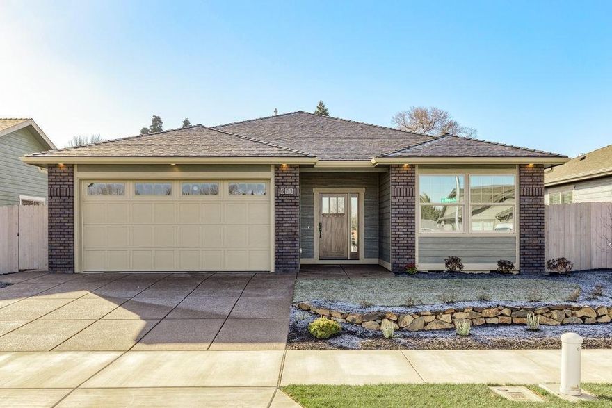 Come home to Craftsmanship, quality new construction by Foursquare Homes. The Rogue floor-plan featuring engineered hardwoods in living spaces, designer features including paint & stain grade cabinetry, custom box-beam ceiling detail, gas fireplace w/custom mantel, entry ceiling detail, quartz counters, tile backsplash, 9ft walls, custom lighting, tile shower in master w/glass enclosure & accent niche, tile surround in guest bath, bronze hardware & upgraded exterior siding. Entertainers kitchen w/abundant cabinetry, island w/pullout trash & recycle, SS appliances, 5 burner gas range & pantry w/barndoor. Craftsman doors & finish trim, ample storage w/custom closet packs. Spacious master suite & WIC. Over-sized finished garage w/8ft door & pull-down attic ladder w/storage room above. Outside you'll find mountain views in this established setting. Fenced & landscaped; nice sized backyard, sprinklers & covered patio.