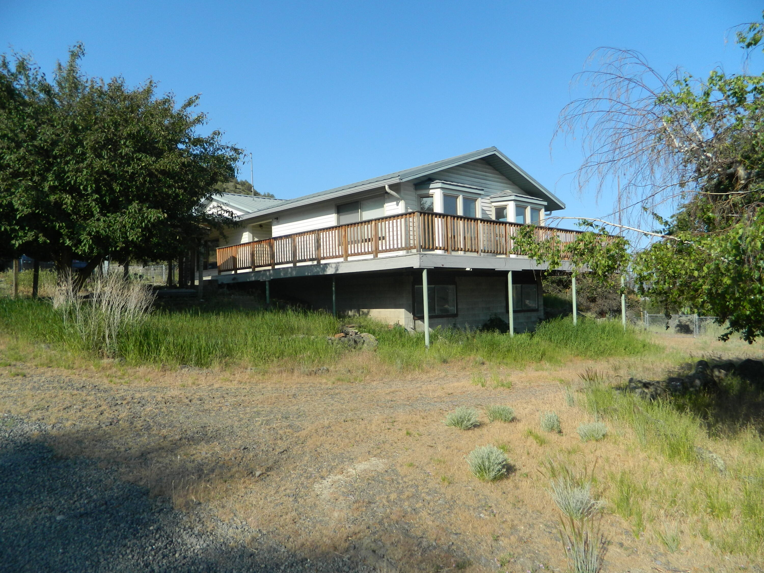 9542 Hill Road