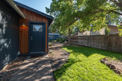 2526 SW Salmon Avenue Redmond OR 97756