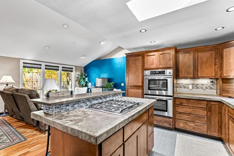 Tiny photo for 1528 Terrace Drive, Medford, OR 97504 (MLS # 220211703)