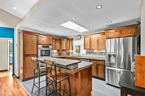 Tiny photo for 1528 Terrace Drive, Medford, OR 97504 (MLS # 220211703)