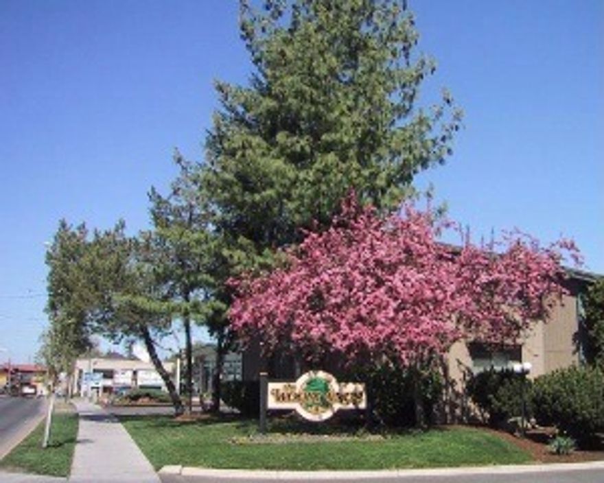 115 units ranging in size from 1 bdrm / 1 bath to 3 bdrm / 2 bath units. Well located, well maintained units. 4.88 acres with excellent landscaping. Low historical vacancy rates.